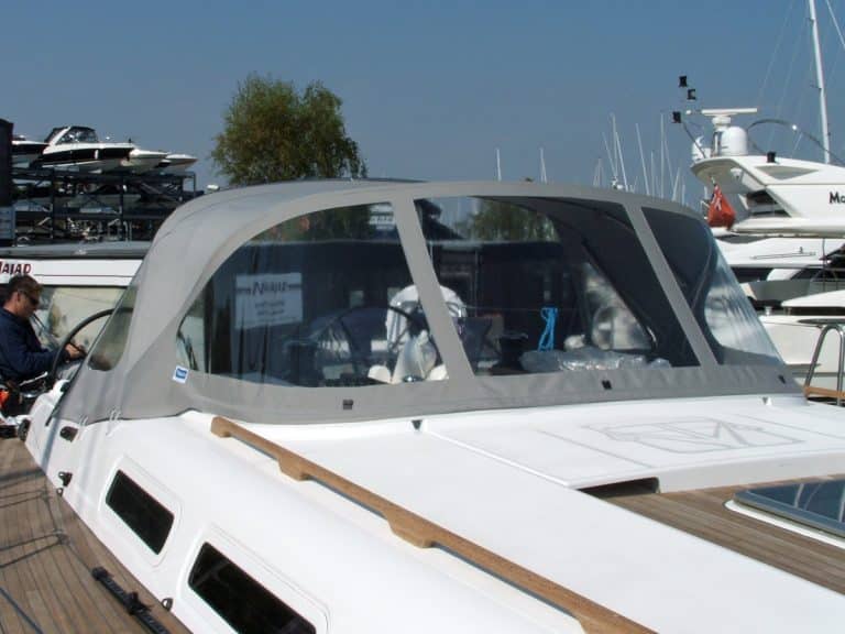 Dufour 45 Performance extended Sprayhood