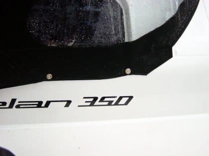 Elan 350 with console, Sprayhood