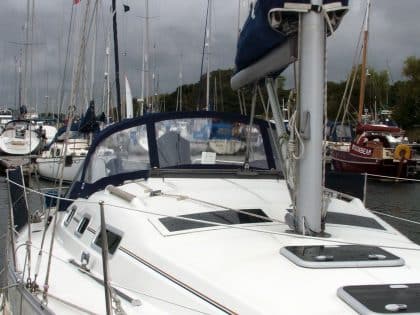 Beneteau Oceanis 323 custom sprayhood with stainless steel frame and durable marine fabric