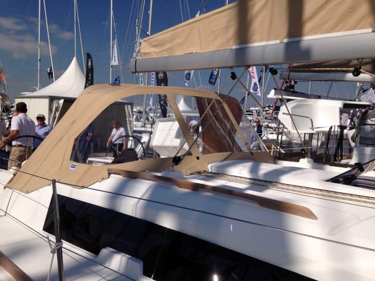 Dufour 382 Sprayhood