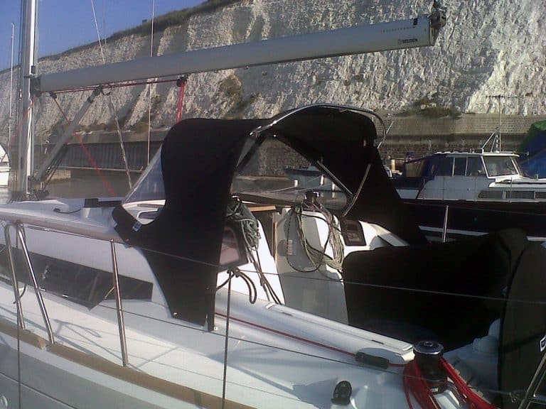 Jeanneau Sun Odyssey 379 Sprayhood