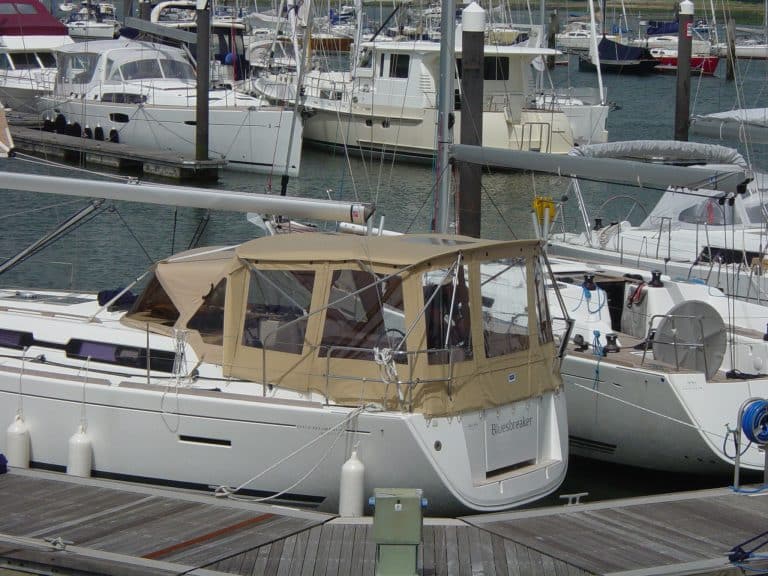 Dufour 405 Bimini