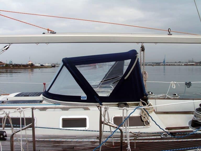 Feeling 1350 remodelled Sprayhood