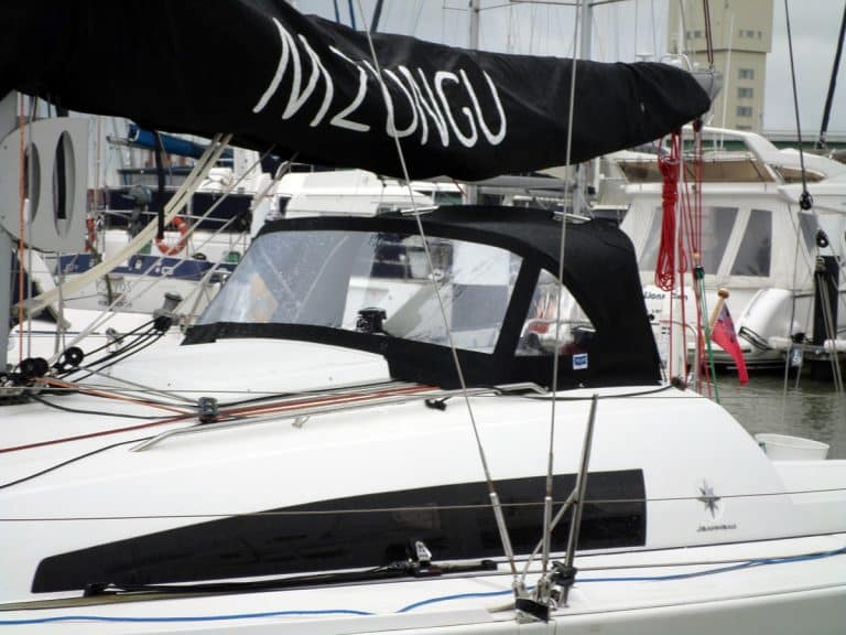 Jeanneau Sun fast 3200 Sprayhood