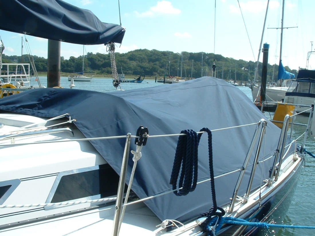 Maxi 1050 Cockpit Tonneau Cover