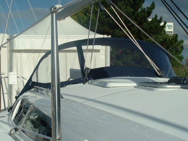 Jeanneau Sun Odyssey 32i Sprayhood