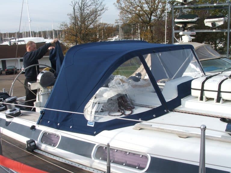 Grand Soleil 43 Sprayhood recover