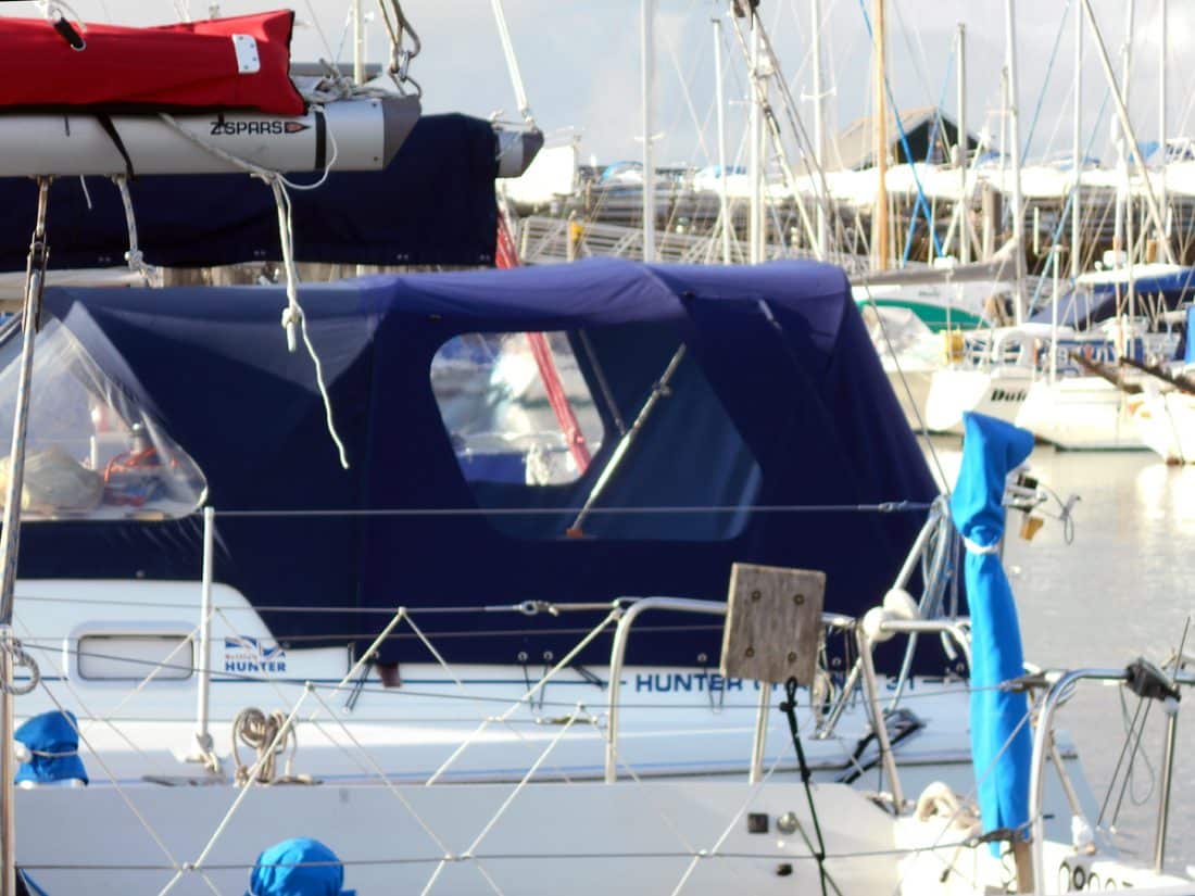 Hunter Channel 31 Cockpit Enclosure