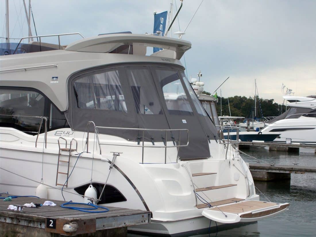 Bavaria E40 Fly Cockpit Enclosure