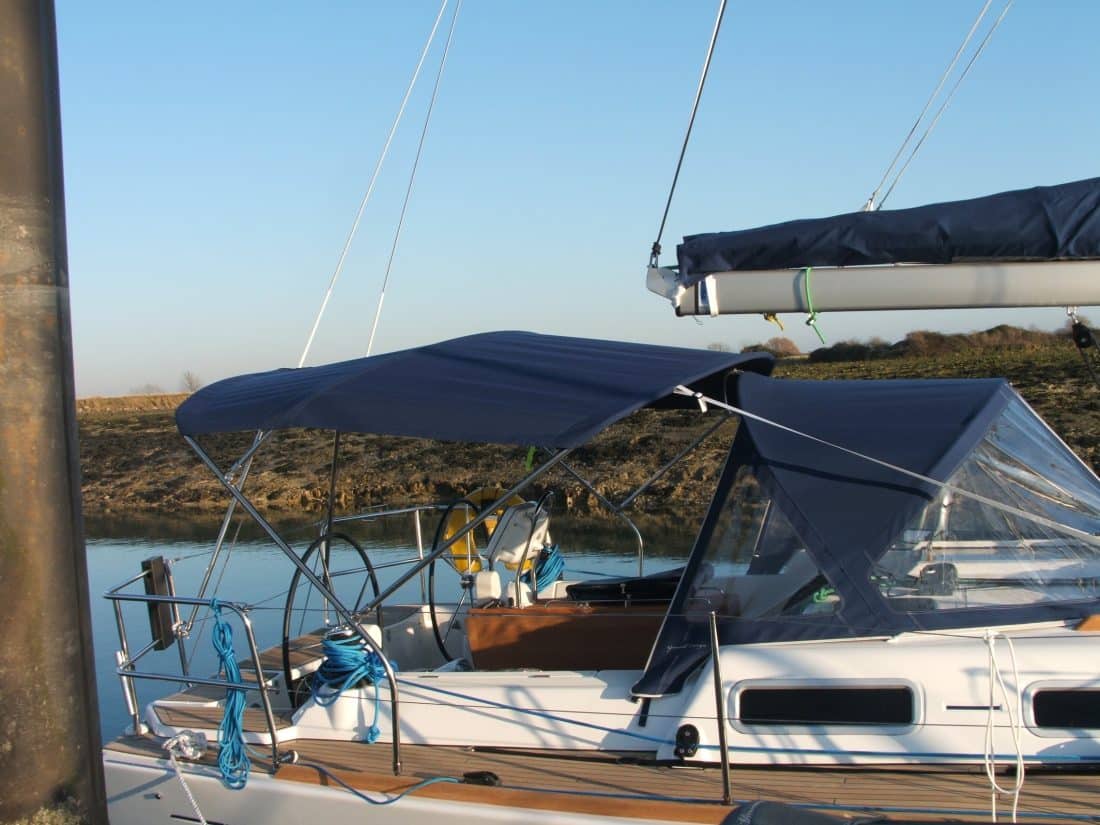 Dufour 425 Bimini
