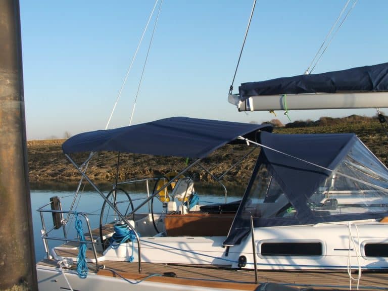 Dufour 425 Bimini