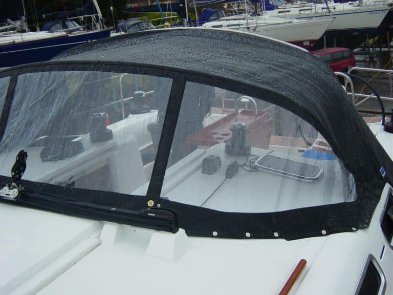 Dufour 455 sprayhood