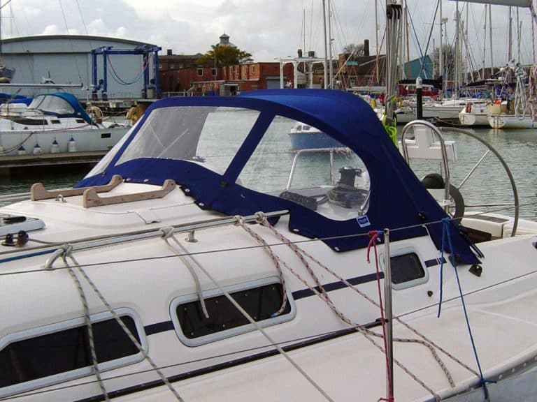 Elan 333, 2004 model, Sprayhood, Design 2, Wild Blue