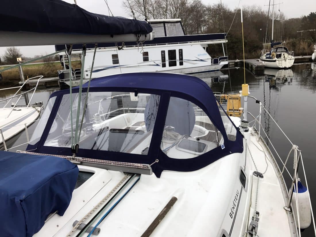 Beneteau Oceanis 361, new design Sprayhood type 2