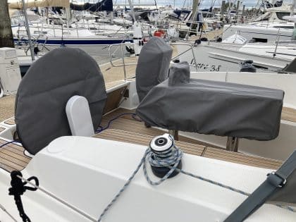 Bavaria Cruiser 37 Cockpit Table Cover