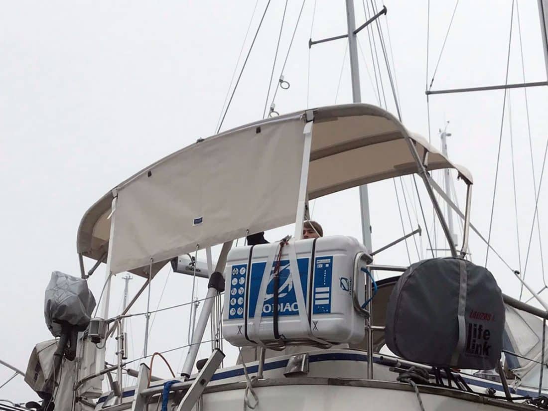Hallberg Rassy 342, Helm Bimini