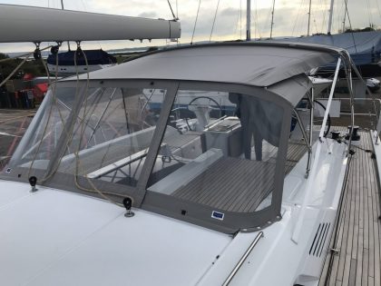Beneteau Oceanis 51.1, model with NO ARCH, Bimini and zipped Sprayhood Connector front 3