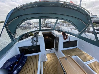 Jeanneau Sun Odyssey 440 Sprayhood