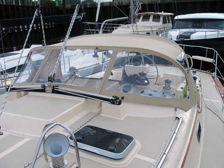 Island Packet 460 Sprayhood