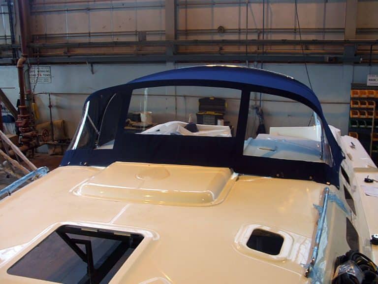 Legend 38 sprayhood, (2)