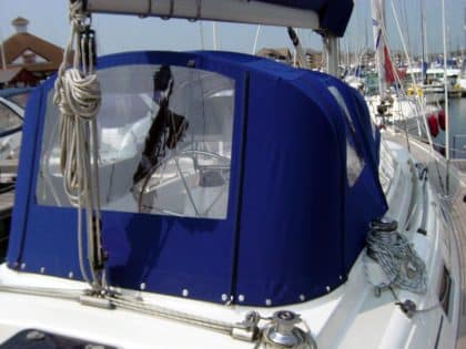 Moody 38, fixed screen, Cockpit Enclosure