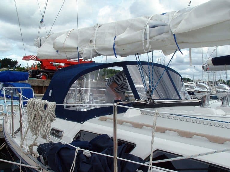 SABRE 426 SPRAYHOOD 007