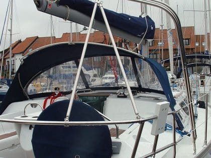 Jeanneau Sun Odyssey 40.3 Bimini