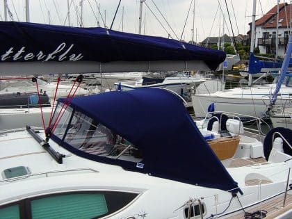 Jeanneau Sun Odyssey 49ds, 3 bar Sprayhood