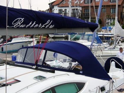Jeanneau Sun Odyssey 49ds, 3 bar Sprayhood