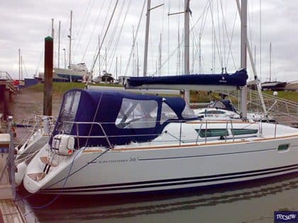 Jeanneau Sun Odyssey 36i Cockpit Enclosure fitted to NV factory fit Sprayhood
