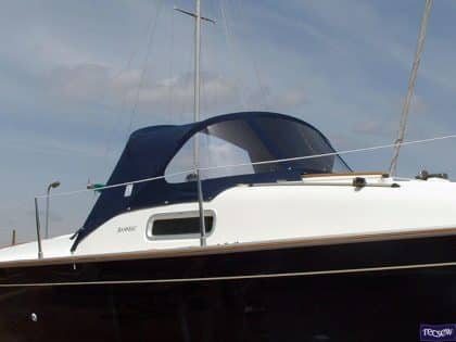 Jeanneau Sun 2500 Sprayhood