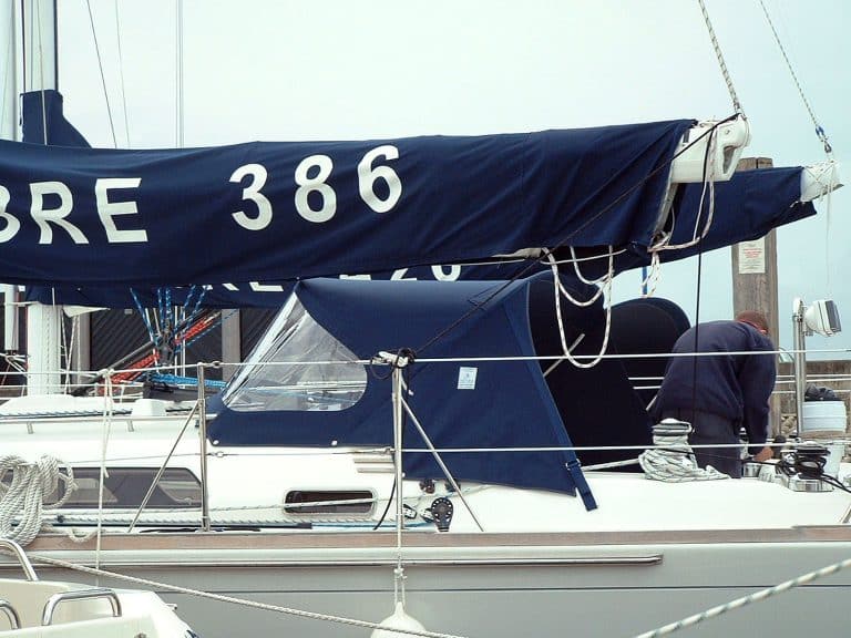 Sabre 386 Sprayhood