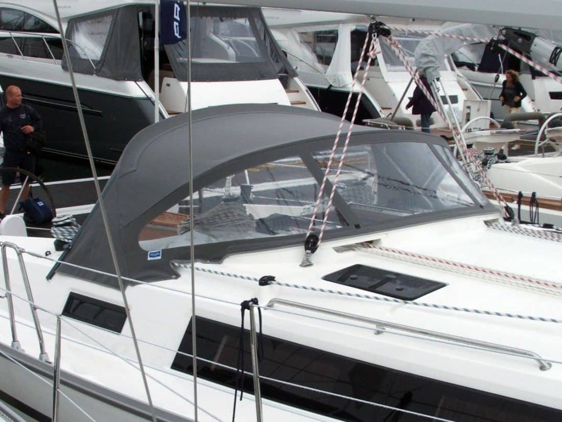 Bavaria Cruiser 41 Sprayhood
