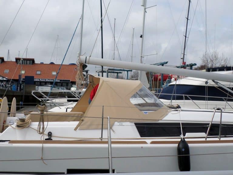 Dufour 410 Sprayhood