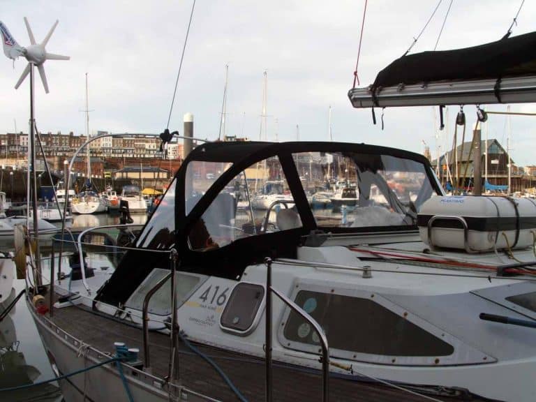 Feeling 416 Sprayhood with optional extras