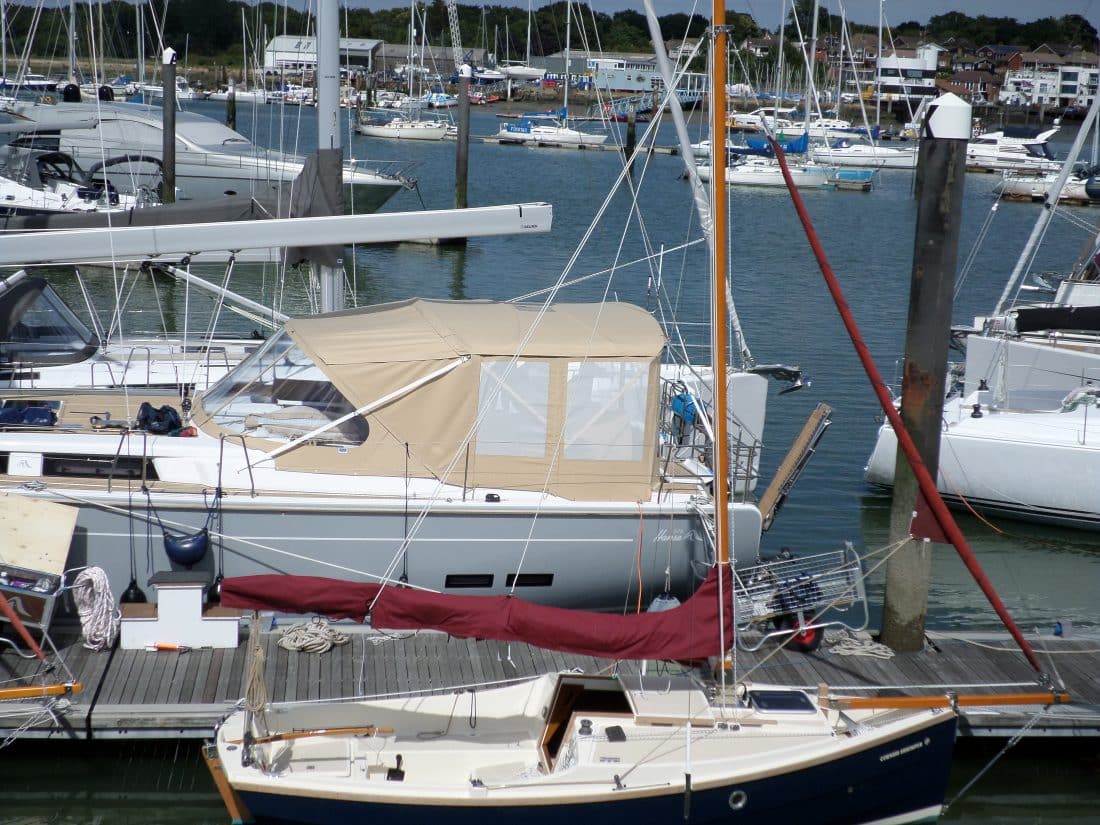 Hanse 575 Bimini Conversion to narrow standard Bimini, Interchangeable mesh panels