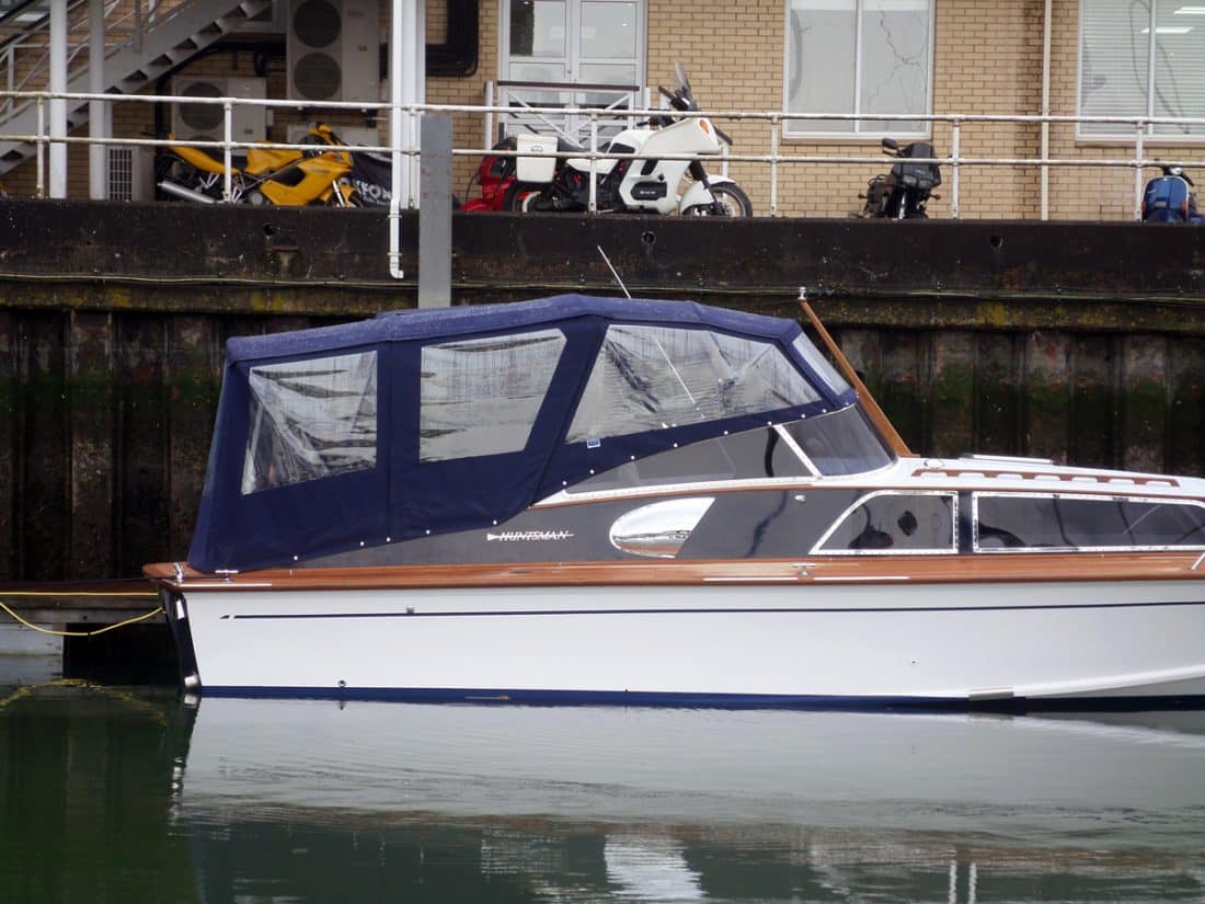 Fairey Huntsman 31 Sprayhood and Bimini converting to a full Enclosure