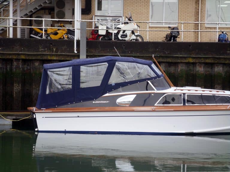 Fairey Huntsman 31 Sprayhood and Bimini converting to a full Enclosure