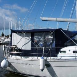 Optional interchangeable mesh side panels shown on a Jeanneau Sun Odyssey 43ds_1