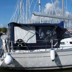 Optional interchangeable mesh side panels shown on a Jeanneau Sun Odyssey 43ds_2