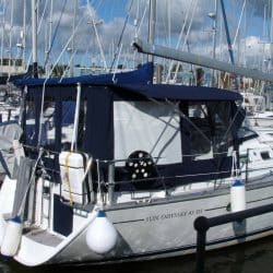 Optional interchangeable mesh side panels shown on a Jeanneau Sun Odyssey 43ds_4