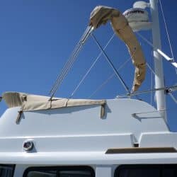 Beneteau Swift Trawler ST 34, Flybridge Bimini shown with optional Flybridge Tonneau fitted_9