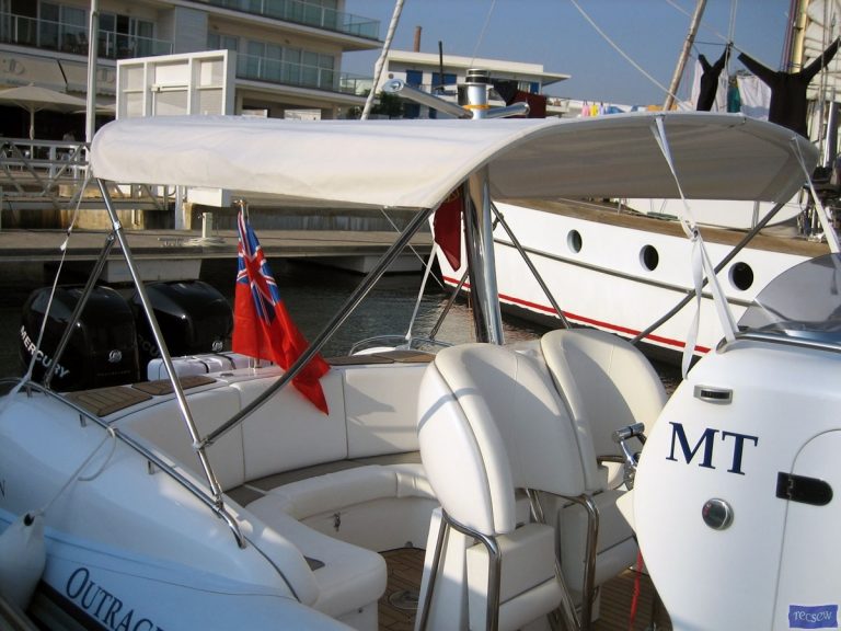 Hunton 904 RIB Bimini_1