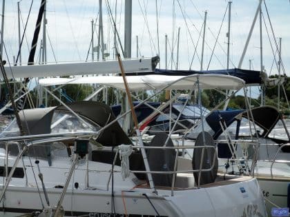 Bavaria Cruiser 37, 2014 model Bimini_2