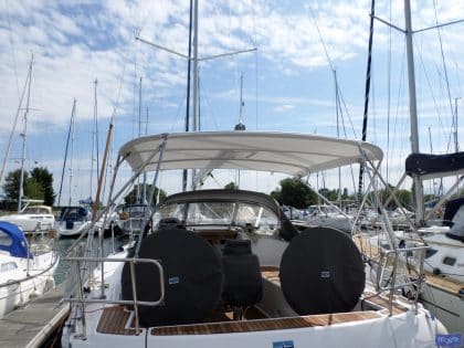 Bavaria Cruiser 37, 2014 model Bimini_3