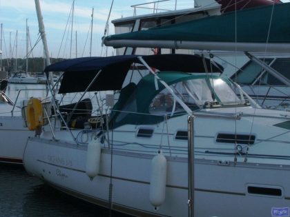 Beneteau Oceanis 323 Clipper bimini with stainless steel framework and marine-grade fabric for reliable shade and protection.