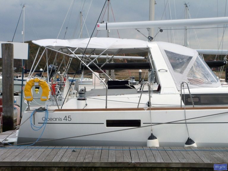 Beneteau Oceanis 45 Bimini _5