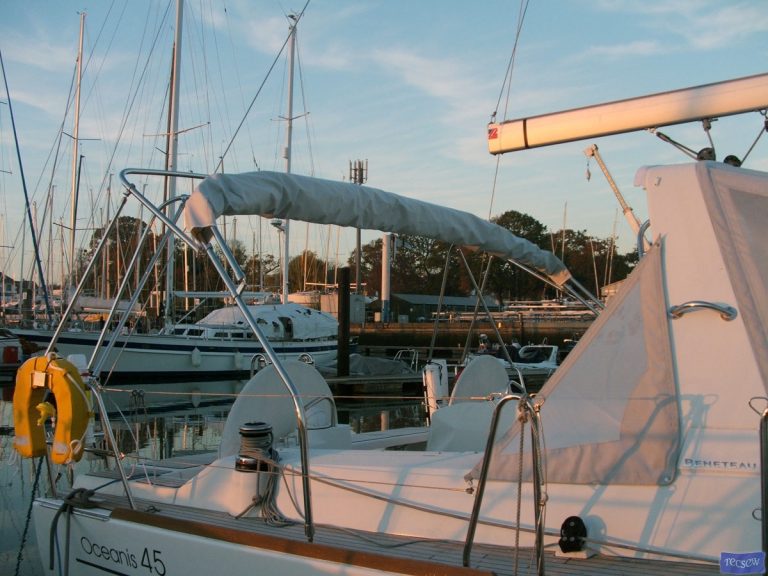 Beneteau Oceanis 45 Bimini _9