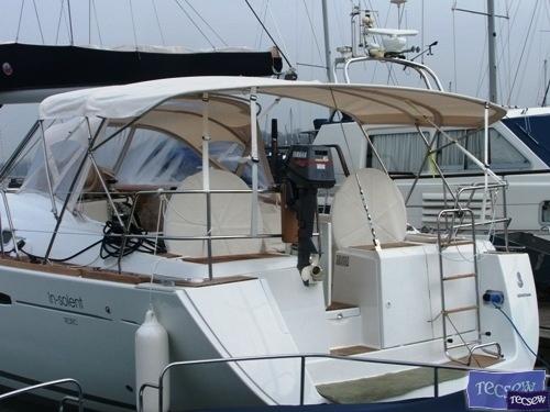 Beneteau Oceanis 46 bimini with optional zipped aft extension_10