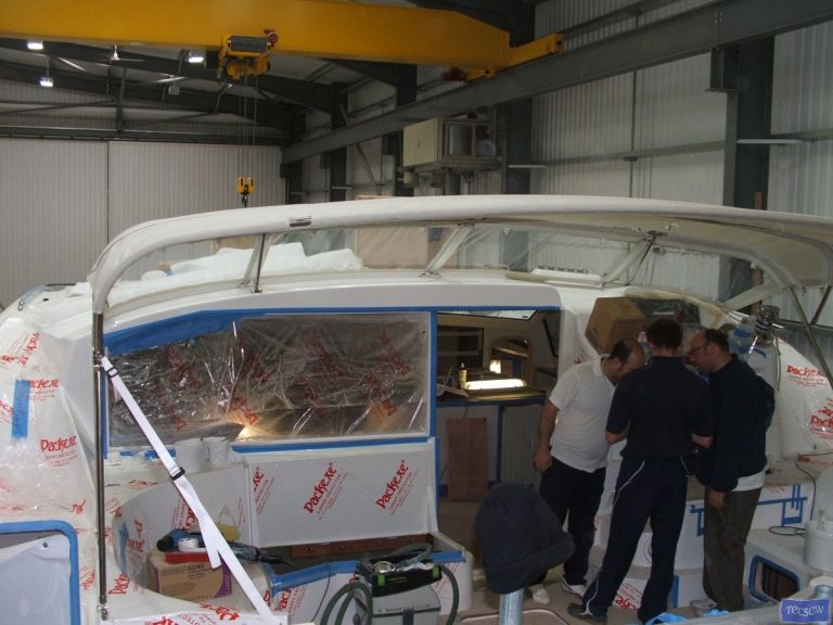 Discovery 50 Catamaran Bimini_11